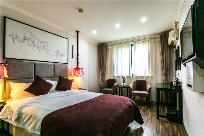 Blooming Hotel