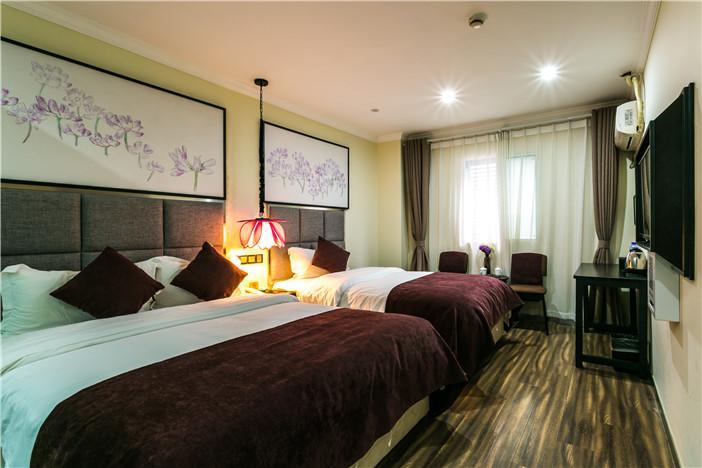 Hotel Blooming 2*